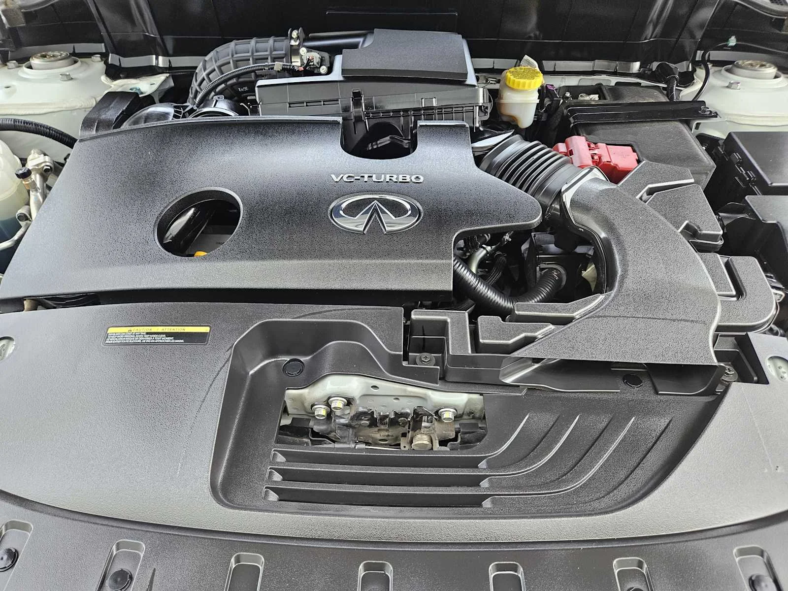 Certified Used 2023 Radiant White INFINITI LUXE image 28