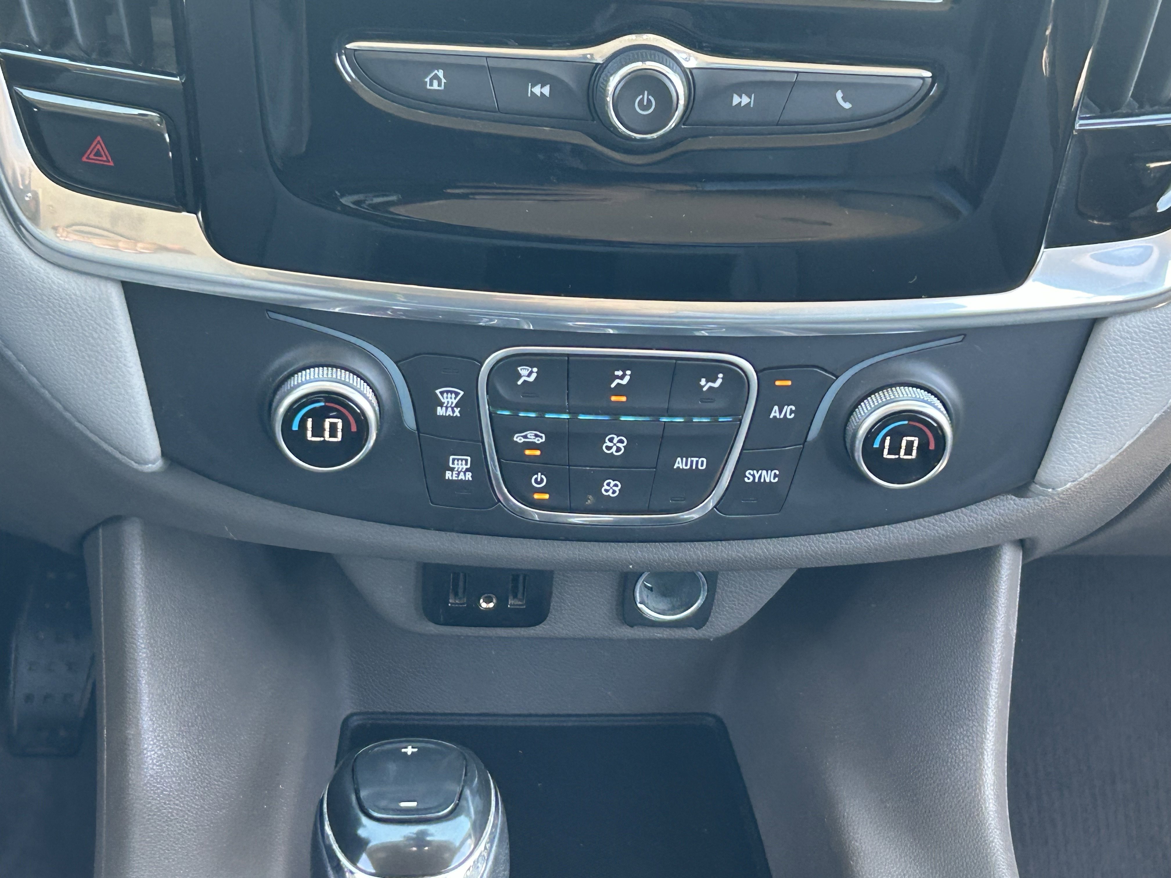 2020 Chevrolet Traverse 1LT - Photo 20