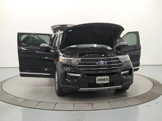 Used 2023 Agate Black Metallic Ford XLT image 11