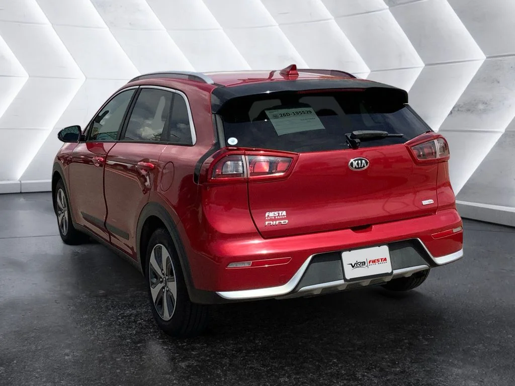 Used 2018 Red Kia EX image 6