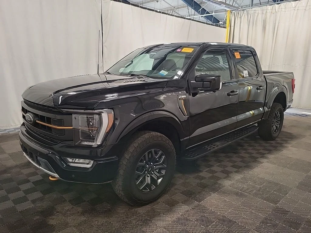 Used 2023 Agate Black Metallic Ford Tremor image 2