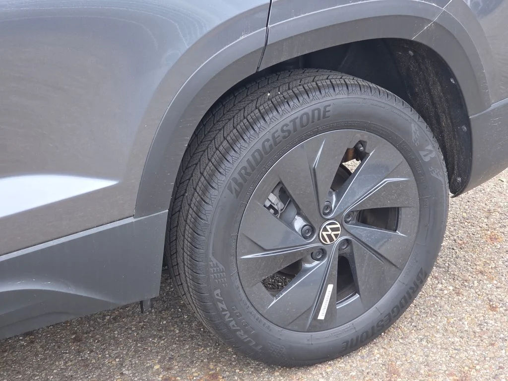 New 2026 Platinum Gray Metallic Volkswagen 1.5T S image 8