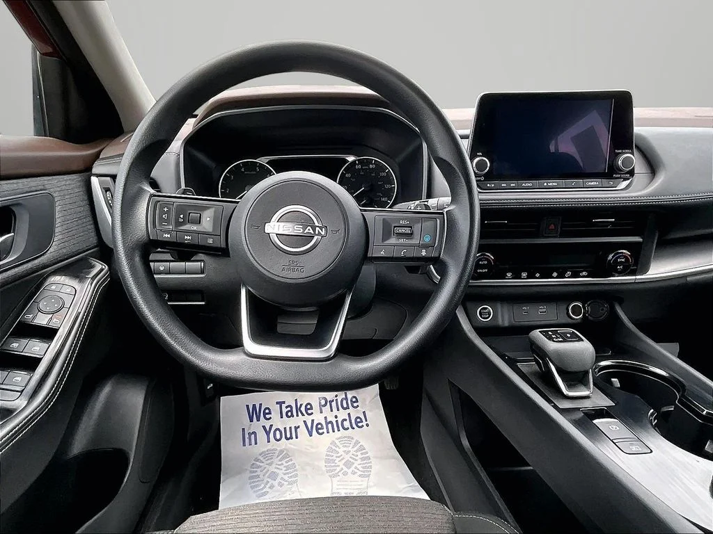 Used 2023 Red Nissan SV image 5