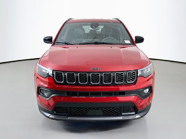 New 2026 Red Hot Pearl-Coat Exterior Paint Jeep Latitude image 2