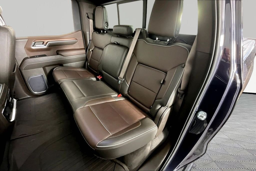 Used 2023 Silver GMC Denali image 20
