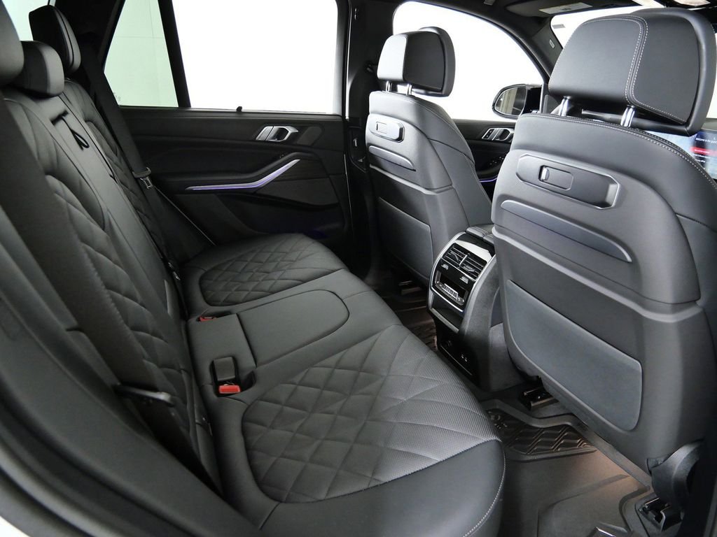 2026 BMW X5 M60i - Photo 26