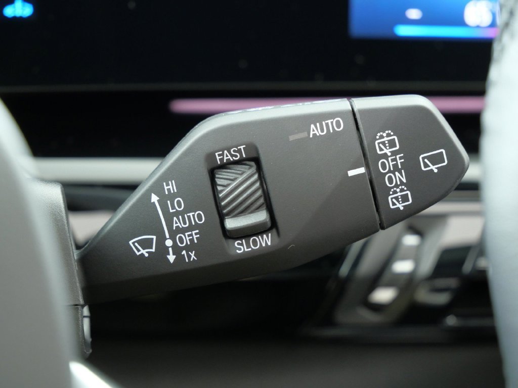 New 2027 Dune Grey Metallic BMW xDrive28i image 48