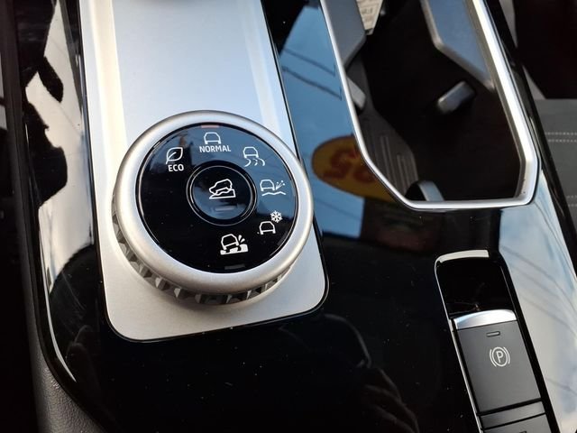 2025 Mitsubishi Outlander SE - Photo 22