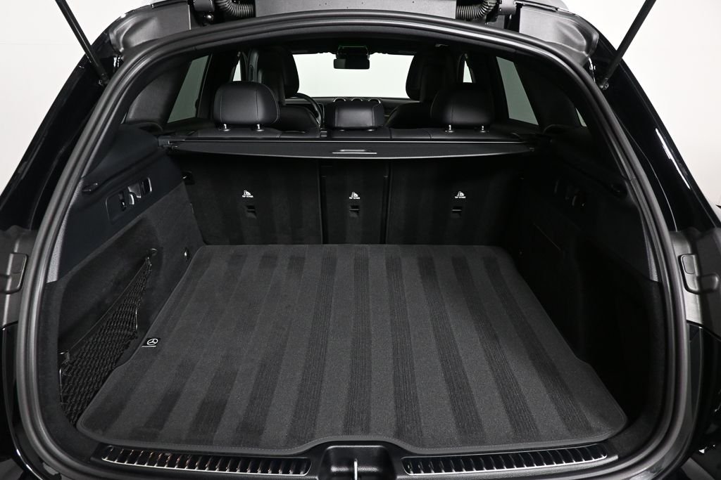 Certified Used 2026  Mercedes-Benz GLC 300 image 29