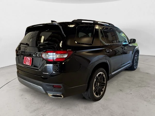 New 2026 Black Honda Touring image 5