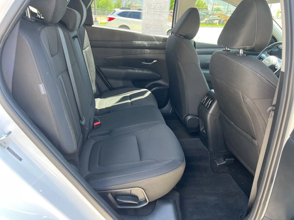 Used 2025 White Hyundai SEL image 19