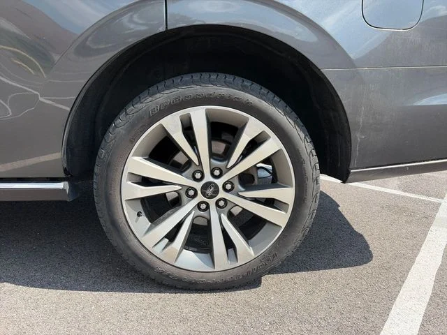 Used 2020 Gray Ford Limited image 43