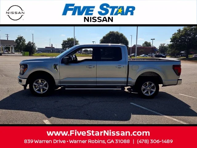 Used 2024 Silver Ford XLT image 4