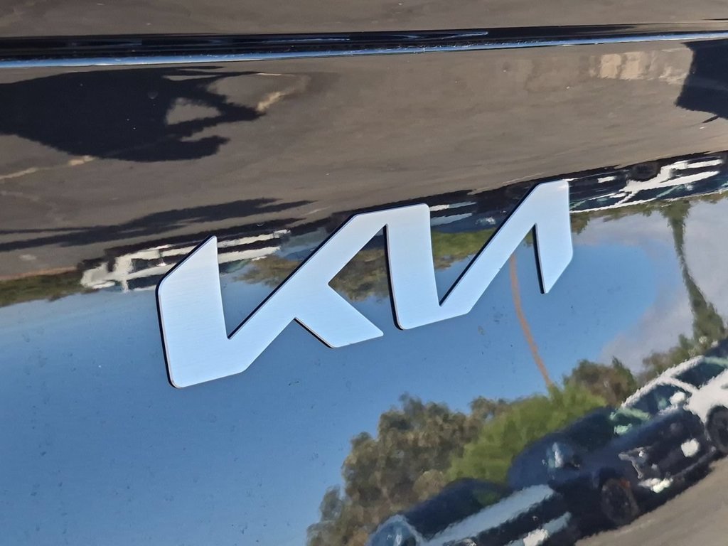 New 2027 Fusion Black Kia S image 31