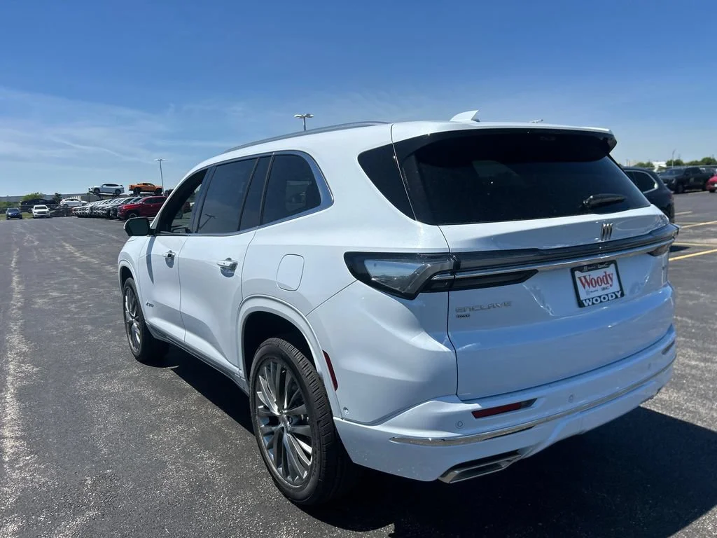 New 2026 Iridescent White Tricoat Buick Avenir image 10