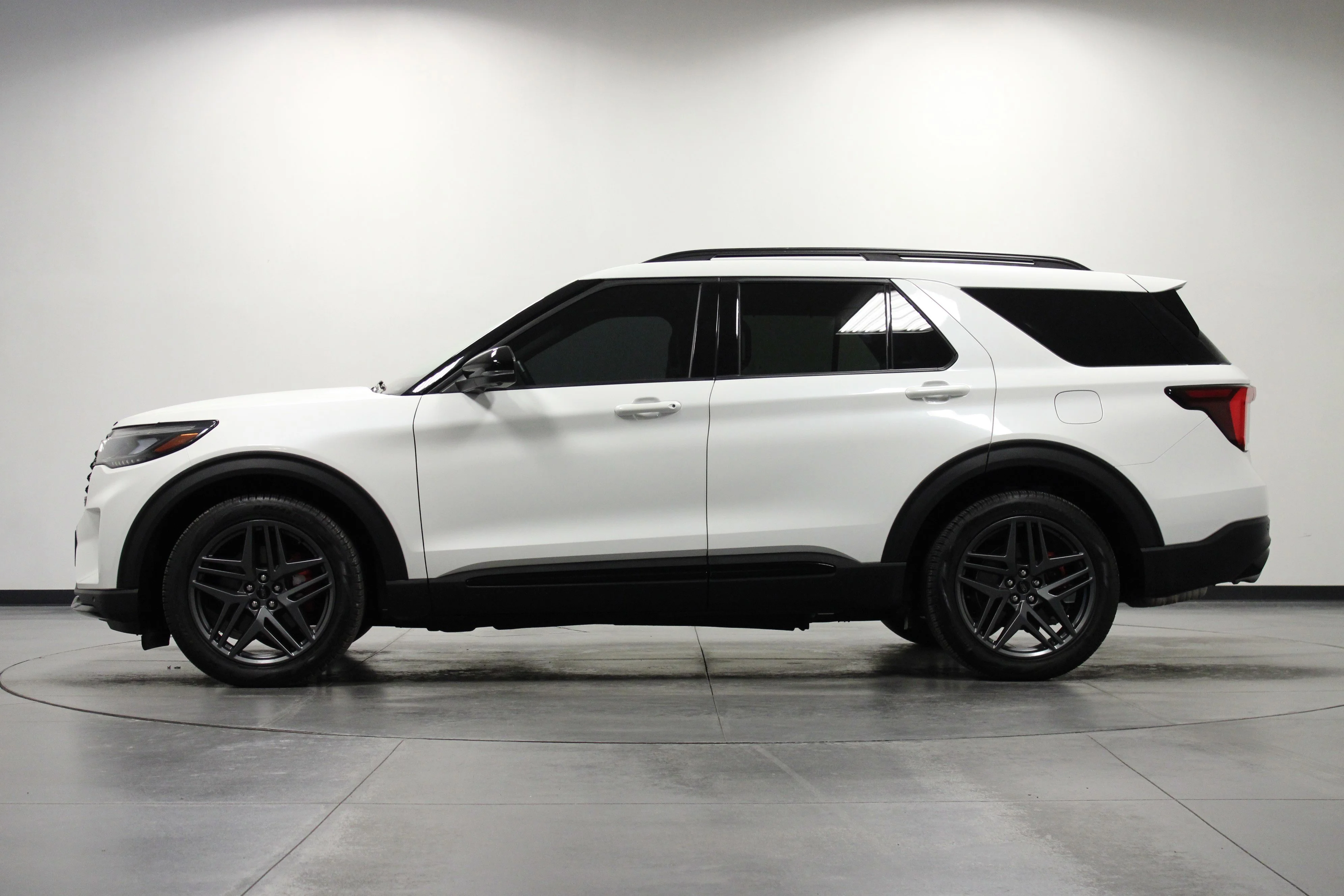 Used 2025 White Metallic Ford ST image 7