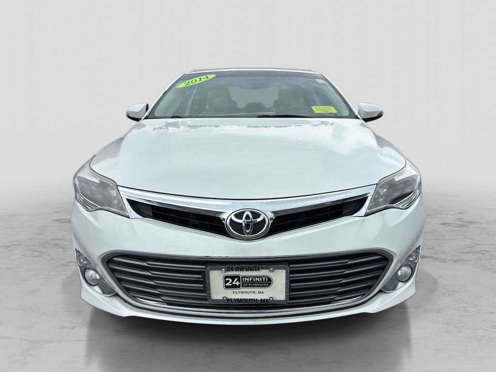 Used 2014 White Toyota XLE Touring image 7