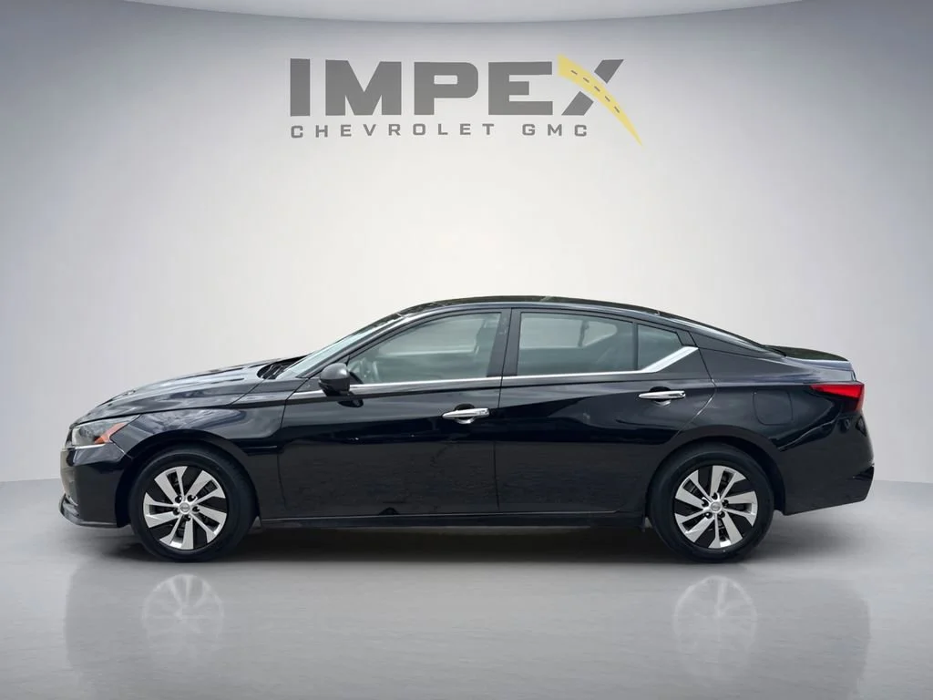 Used 2025 Black Nissan S image 2
