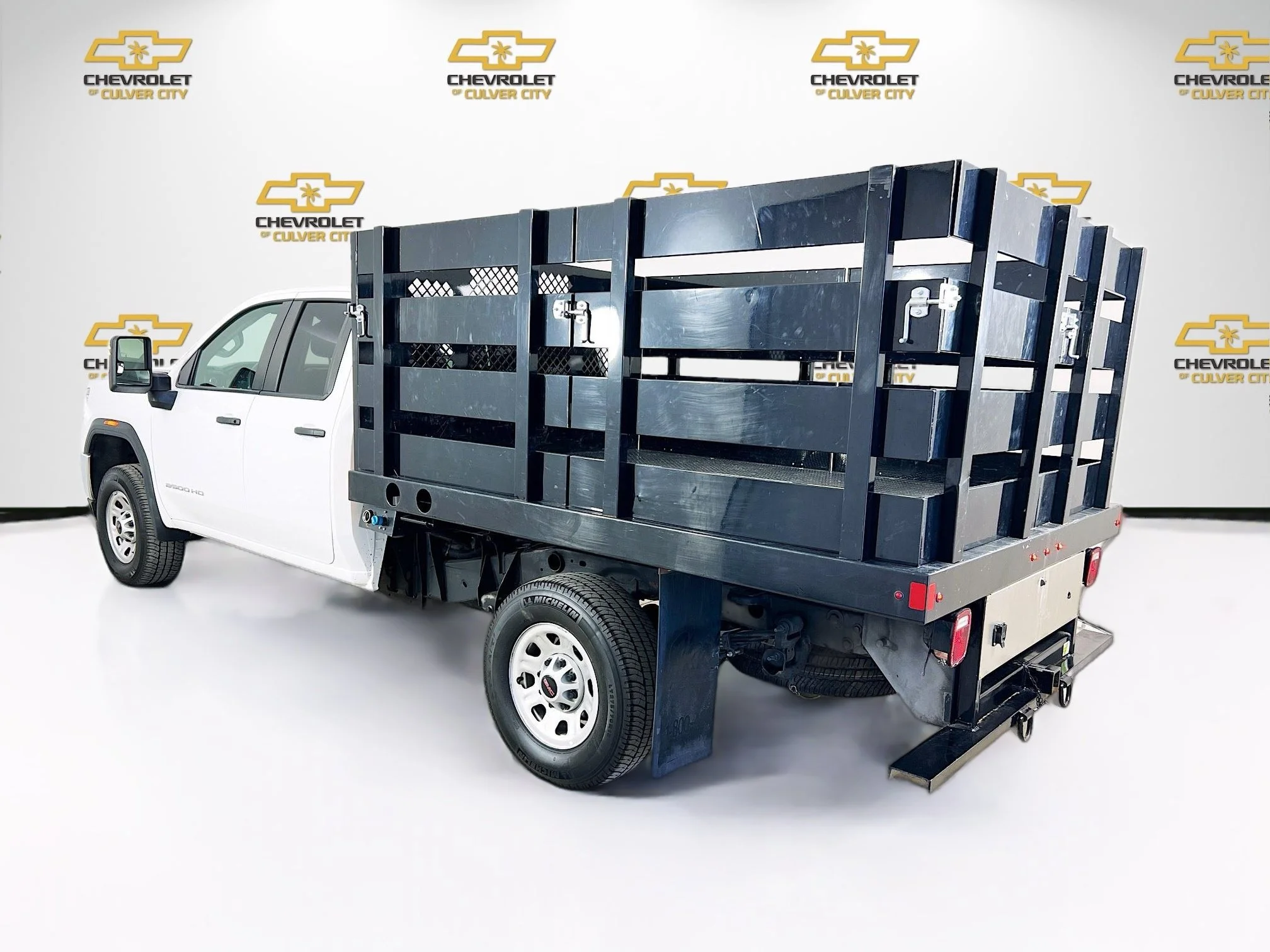Used 2023 Summit White GMC Pro image 6