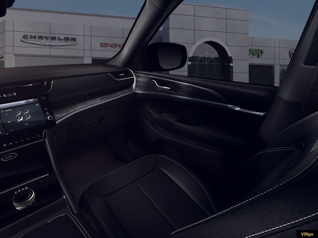 New 2026 Diamond Black Crystal Pearl-Coat Exterior Paint Jeep Altitude image 19