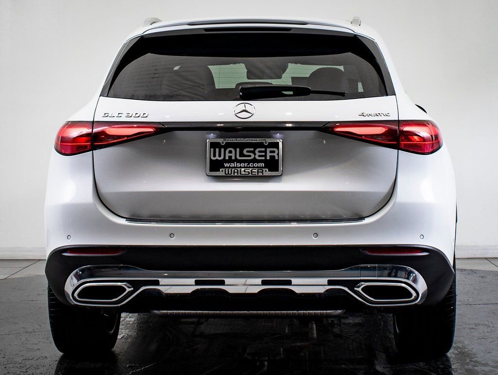 New 2026 MANUFAKTUR Moonlight White Metallic Mercedes-Benz GLC 300 image 10