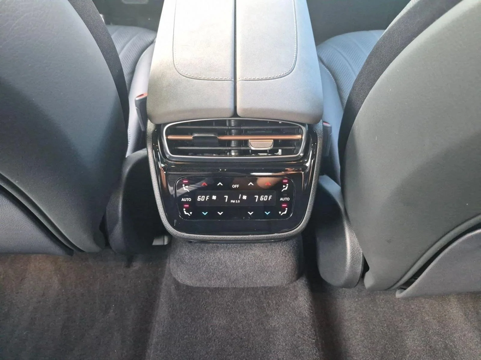 Used 2024 Cirrus Silver Metallic Mercedes-Benz EQS 450 image 17
