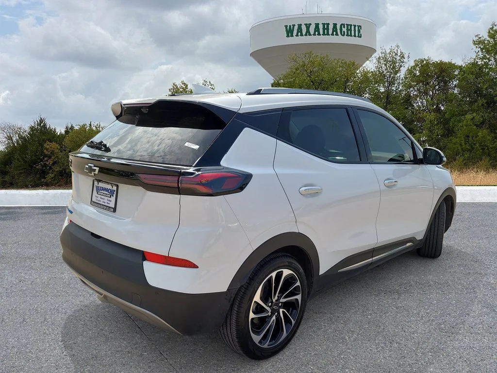 Used 2023 White Chevrolet Premier image 5