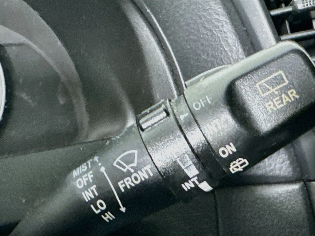 Used 2008 Ebony Black Kia LX image 13