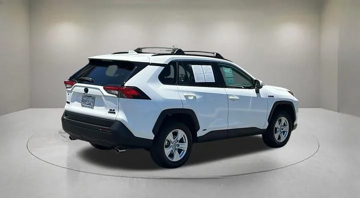 Used 2021 Super White Toyota XLE image 3
