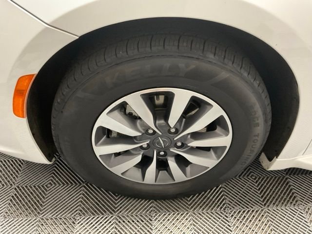 Certified Used 2021 Bright White Clearcoat Chrysler Touring image 38