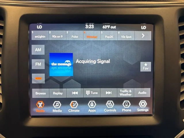 Used 2022 White Jeep Latitude Lux image 19
