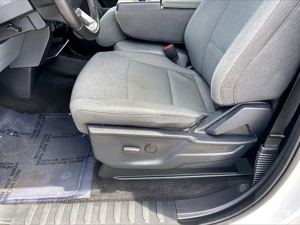 Used 2025 White Ford XLT image 32