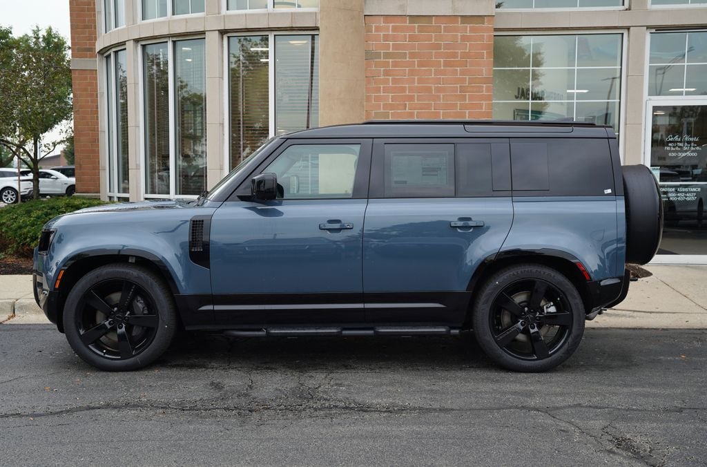 New 2026 Tasman Blue Land Rover X-Dynamic SE image 2