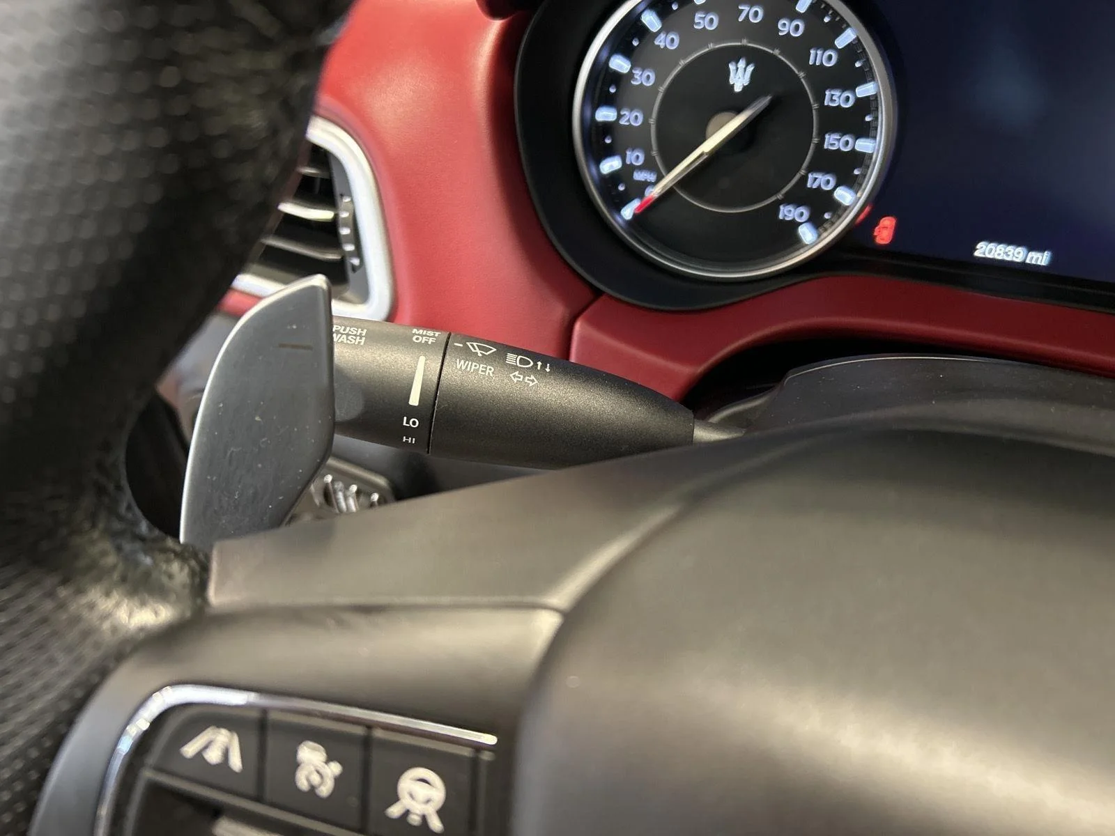 Used 2022 Nero Ribelle Metallic Maserati Modena Q4 image 18