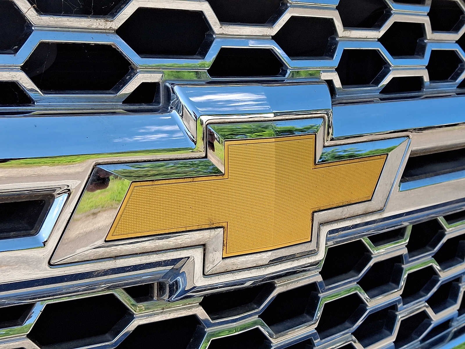 Used 2015 Deep Ocean Blue Metallic Chevrolet LT image 5