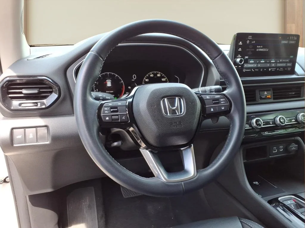 Used 2023 White Honda Touring image 3