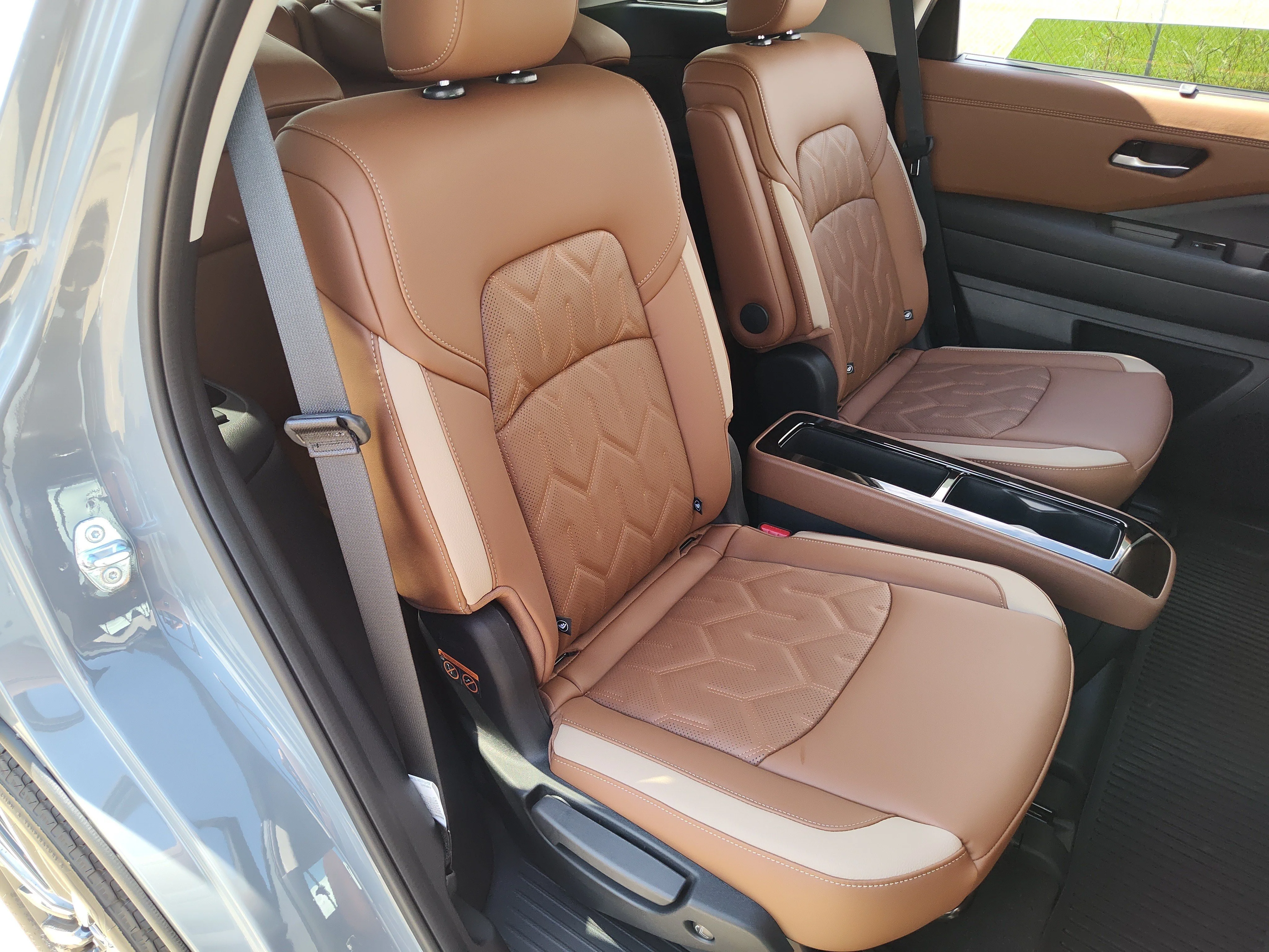 New 2026 Boulder Gray Pearl Nissan Platinum image 14