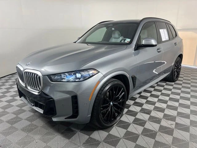 Used 2024 Gray BMW xDrive40i image 3