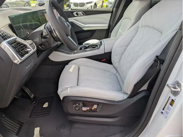 New 2026 Mineral White Metallic BMW sDrive40i image 12