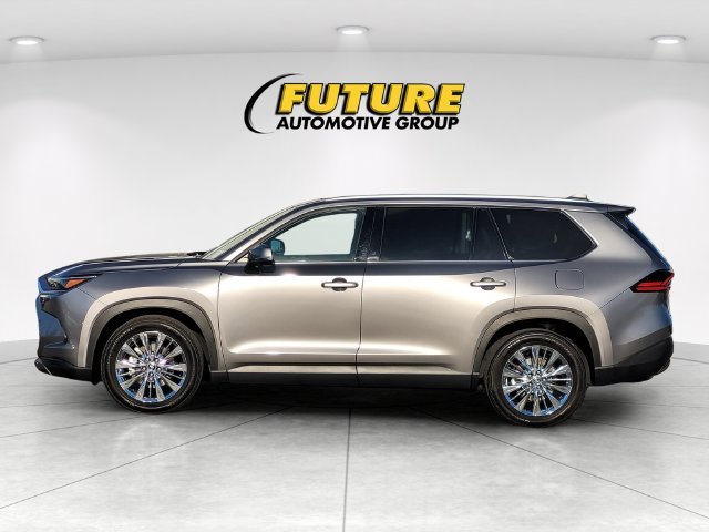 Used 2025  Toyota Platinum image 6