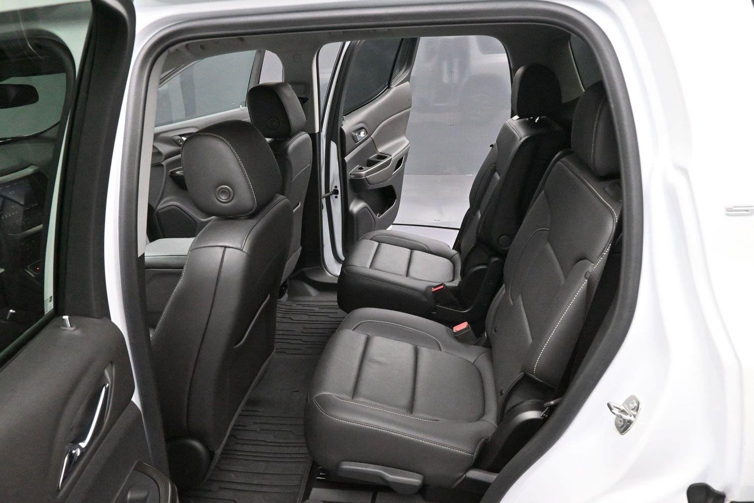 Used 2023 WHITE FROST TRICOAT GMC SLT image 29