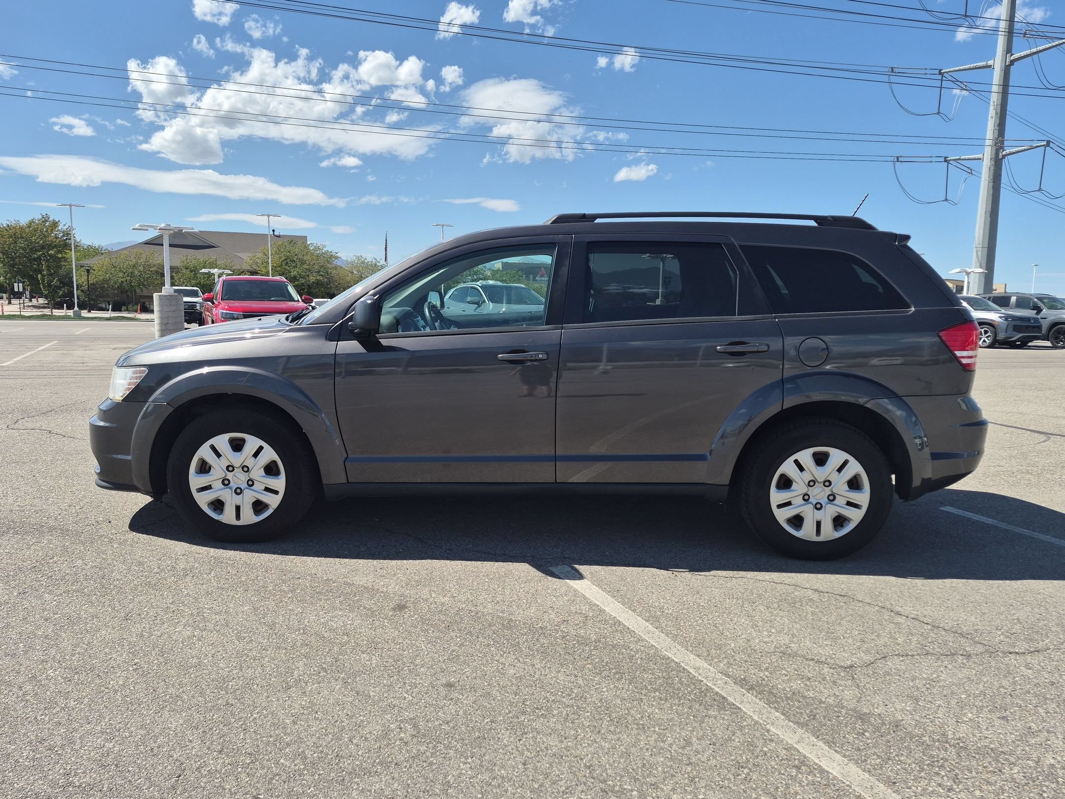 Used 2018 Granite Pearlcoat Dodge SE image 7
