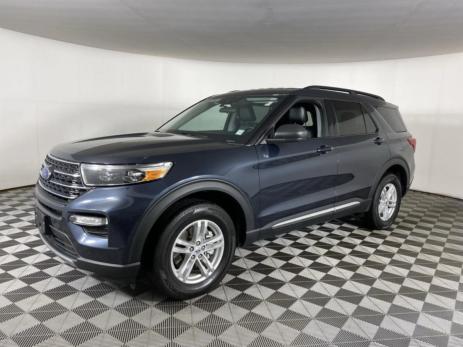 Used 2023 Stone Blue Ford XLT image 6