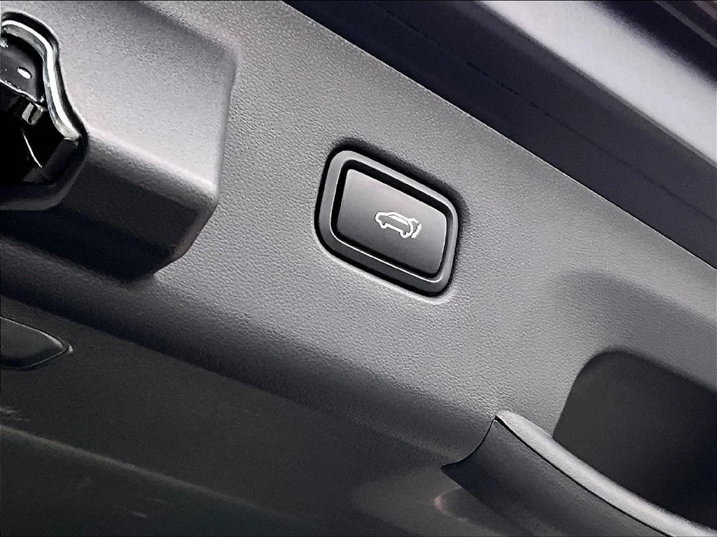 Used 2024 Blue Hyundai Blue image 19