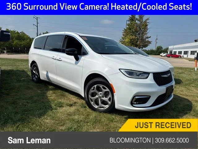 2024 Chrysler Pacifica Limited for sale at Sam Leman Chrysler Jeep Dodge of Bloomington