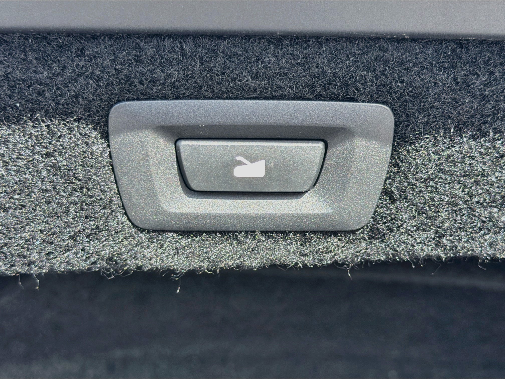 Used 2024 Quantum Gray Metallic Lucid Touring image 13