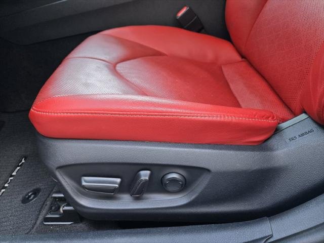Certified Used 2024 MID BLK/WIND CHILL Toyota  image 19