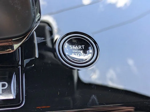 Used 2025  Land Rover SV Edition Two image 28
