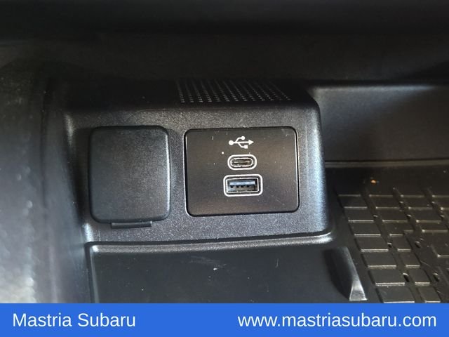 Used 2025 Gray Metallic Ford Outer Banks image 12