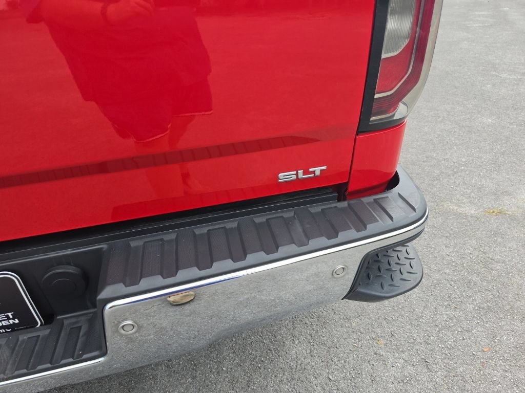 Used 2018 CARDINAL RED GMC SLT image 7